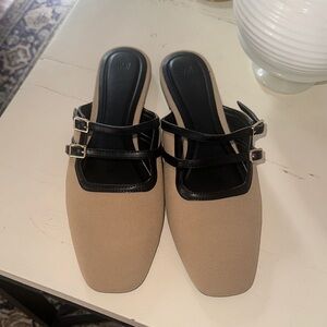 H&M Women's Black and Tan Mules